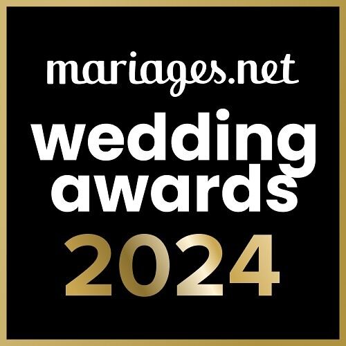 🇫🇷 Hyper fiers d’avoir été récompensés aux Wedding Awards 2024 de @mariagesnet pour notre premier saison au @chateauderoussillon 🥂 
Merci à tous nos mariés de 2023 pour leurs avis ⭐️⭐️⭐️⭐️⭐️ !!
La saison 2026 est maintenant ouverte à la réservation! Contactez nous pour des offres de dernière minute pour 2024 et les dernières dispos en 2025 🏰✨

🇬🇧 Very chuffed to have won a Wedding Award 2024 from @mariagesnet for our first season at @chateauderoussillon 🥂 
Thank you to all our 2023 couples for their ⭐️⭐️⭐️⭐️⭐️ reviews!!
We are now taking bookings for 2026, contact us for last minute 2024 deals and remaining 2025 dates 💌
.
.
.
.
.
.
.
#weddingawards2024 #mariagesnet #chateau #frenchchateau #mariagedanslelot #semarierdanslelot #frenchwedding  #destinationweddingfrance #weddingplannerfrance #frenchchateauwedding #getmarriedinfrance #lechâteaudemesrêves #lcdmr #lechateaudecharlieetjulien